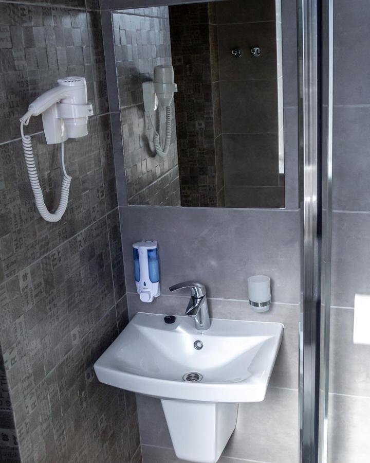 Hotel Dozari Korostyshiv Экстерьер фото